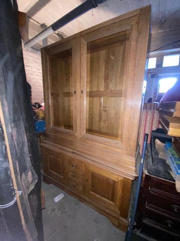 Grande armoire beschikbaar voor biedingen