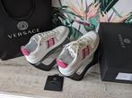 Nieuwe originele VERSACE SNEAKERS Dames maat 40 ONGEDRAGEN., Nieuw, Sneakers, Versace, Ophalen of Verzenden