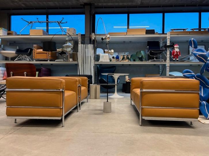Cassina LC3, 2x 1-zit en 1x 2-zit, cognac leder, Huis en Inrichting, Zetels | Zetels, Zo goed als nieuw, Leer, Metaal, Verzenden