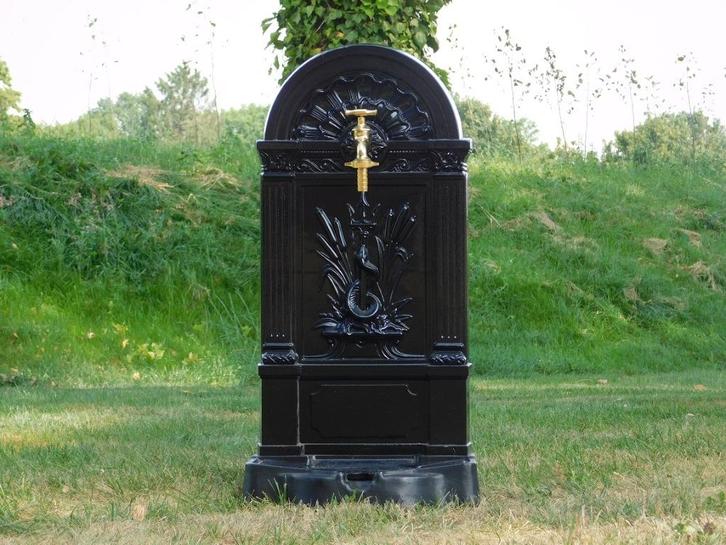 Staande Fontein - Zwart - Aluminium - Messing Kraan, Tuin en Terras, Waterpartijen en Fonteinen, Fontein, Aluminium, Ophalen of Verzenden