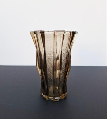 Art Deco vaas 'Cubis' Henri Heemskerk Verreries de Scialmont beschikbaar voor biedingen