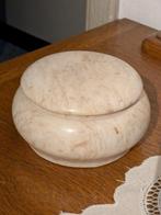 Decoratieve marmeren bonbonière., Ophalen, Zo goed als nieuw