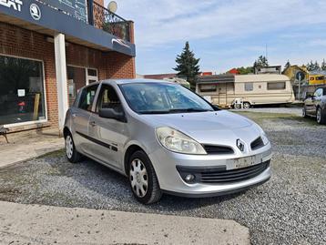 Renault Clio 1.2 benziene km 152.000 bj2008 is gekeurd vrk beschikbaar voor biedingen