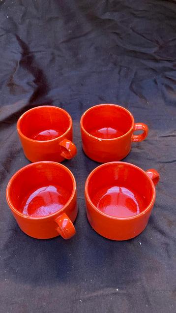 Vintage oranje aardewerk tasjes beschikbaar voor biedingen