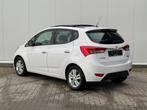 ✅Hyundai IX20 1.4 CRDi Lounge GARANTIE Pano Navi Leder Parks, Auto's, Hyundai, Voorwielaandrijving, Monovolume, Zwart, 4 cilinders