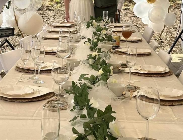 Ivoorwit satijnen tafelkleed, Huis en Inrichting, Tafelkleden, Zo goed als nieuw, Ophalen