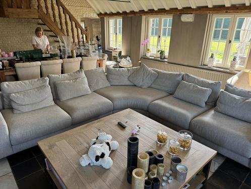 Grijze stoffen zithoek met poef in zeer goede staat, Huis en Inrichting, Zetels | Complete zithoeken, Zo goed als nieuw, Ophalen