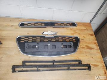 Chevrolet Spark 2010 - 2015 bumper grille delen met logo €50 beschikbaar voor biedingen