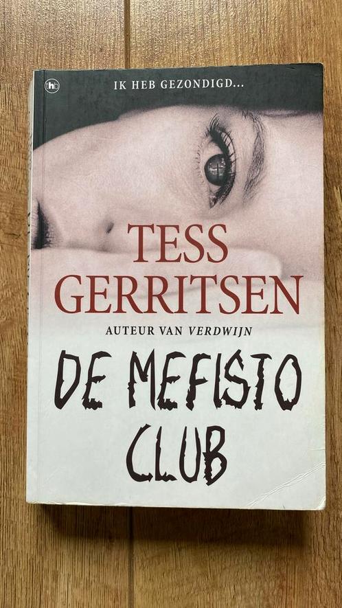 Tess Gerritsen - De Mefisto Club, Boeken, Thrillers, Zo goed als nieuw, Ophalen of Verzenden