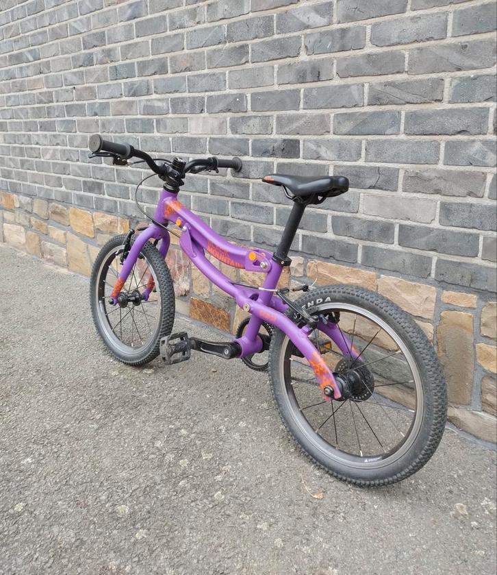 Meegroeifiets SKøG - Black Mountain, Fietsen en Brommers, Fietsen | Kinderfietsjes, Zo goed als nieuw, Ophalen