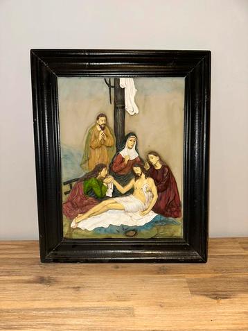Religieuze kader “de Kruisafname” (bas reliëf) beschikbaar voor biedingen