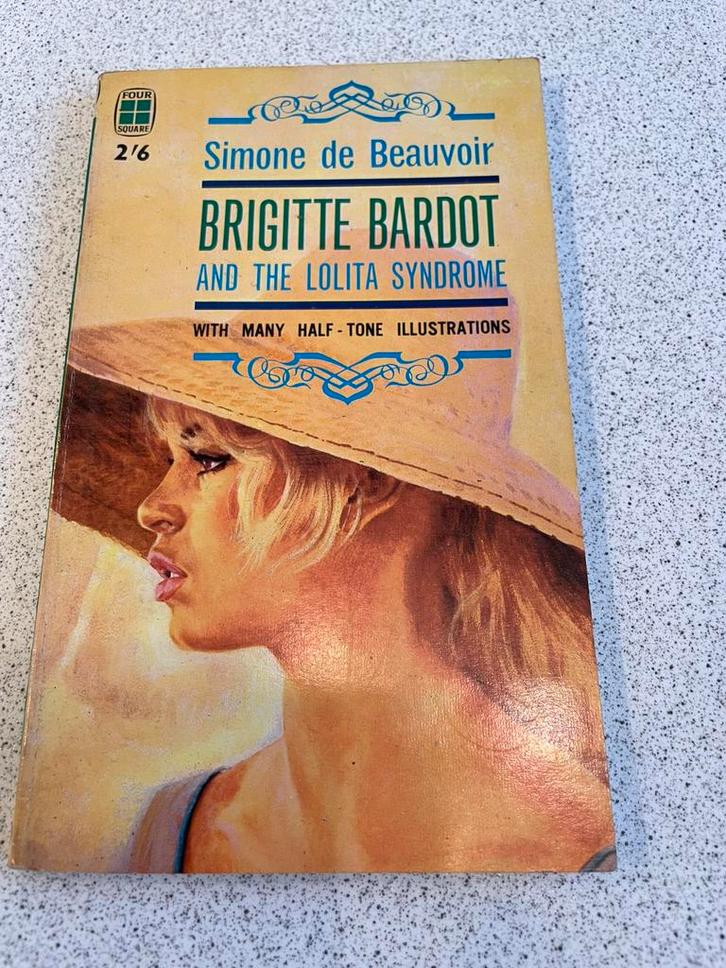 Pocket boek: Brigitte Bardot and the Lolita Syndrome",, Boeken, Film, Tv en Media, Zo goed als nieuw, Ophalen of Verzenden
