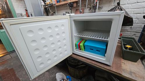Kleine diepvriezer(s) koelelementen en frigoboxen, Elektronische apparatuur, Vriezers en Diepvrieskisten, Ophalen
