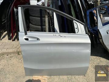 Mercedes B-klasse W246 rechter voordeur beschikbaar voor biedingen