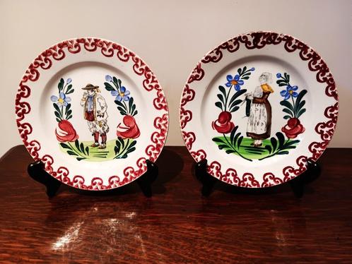 2 ANTIEKE  BRETOENSE  BORDJES  (m/vr), Antiek en Kunst, Antiek | Meubels | Kasten, Ophalen