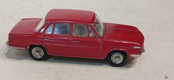 DINKY TOYS FRANKRIJK BMW 1500 REF 534, Hobby en Vrije tijd, Modelauto's | 1:43, Zo goed als nieuw, Auto, Dinky Toys, Ophalen of Verzenden