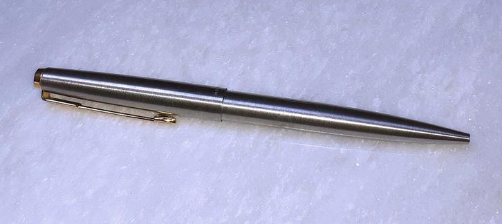 Verzamelen vintage parker pen zilver en goud deluxe, Verzamelen, Pennenverzamelingen, Nieuw, Balpen, Parker, Verzenden