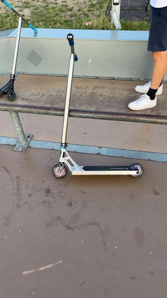 custom step t.w.v €700, Fietsen en Brommers, Steps, Zo goed als nieuw, Overige typen, Ophalen