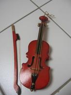 Viool + miniatuur boogschutter in rood hout. Afmetingen: 18, Antiek en Kunst, Ophalen of Verzenden