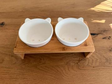 Leuke eetkommetjes voor poezen!  beschikbaar voor biedingen
