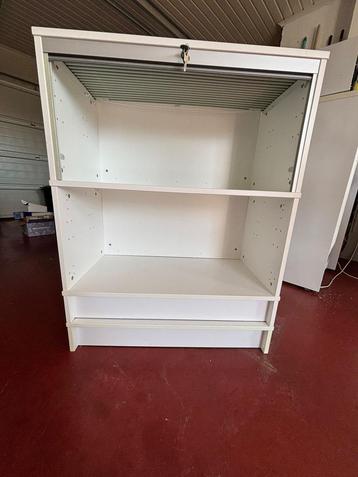 Ikea kast als balie beschikbaar voor biedingen