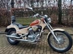 Honda Shadow 600, Motoren, 2 cilinders, Chopper, Bedrijf, Minimaal motorrijbewijs A2