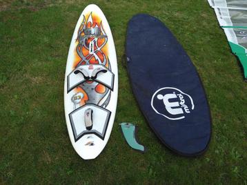 Planche à voile F2 Rebel 83 liter., 5 à 7 m², Planche, Avec aileron(s), Moins de 250 cm