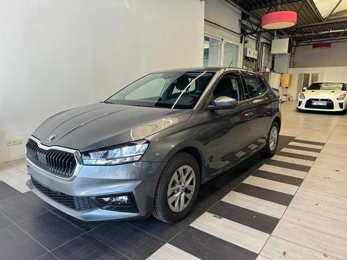 Skoda Fabia SKODA FABIA 1.0 BENZINE MET SLECHTS 15.000KM OP, Auto's, Skoda, Fabia, ABS, Airbags, Airconditioning, Alarm, Bluetooth