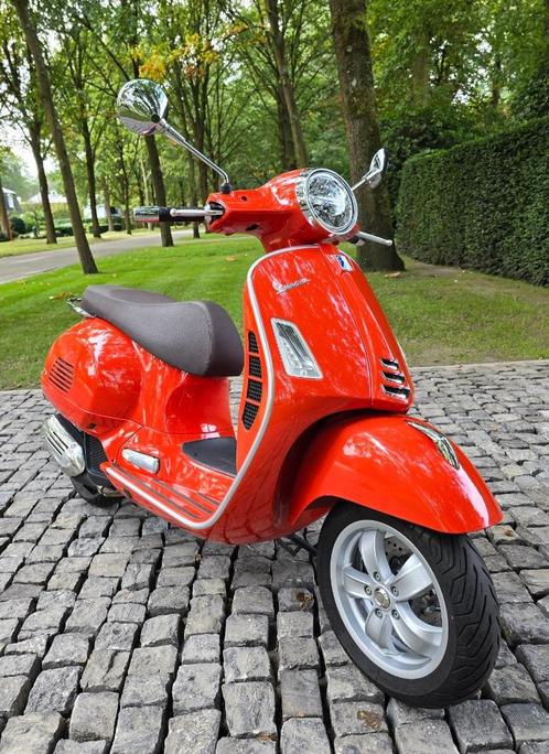 Belle Vespa Classic 125cc construite en 2022, Vélos & Vélomoteurs, Scooters | Vespa, Comme neuf, Autres modèles, Essence, Enlèvement