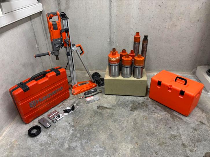 Husqvarna DM220-DS250 diamantboormachine, Doe-het-zelf en Bouw, Gereedschap | Boormachines, Gebruikt, Boormachine, 600 watt of meer
