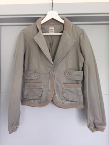 Broekpak: 2 stuks vest + broek maat 36 ( ONLY ) beschikbaar voor biedingen