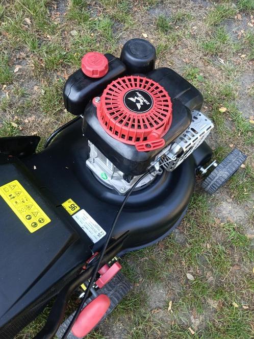 petite tondeuse a gazon NON autotractée moteur essence SP98, Tuin en Terras, Grasmaaiers, Zo goed als nieuw, Benzine-grasmaaier