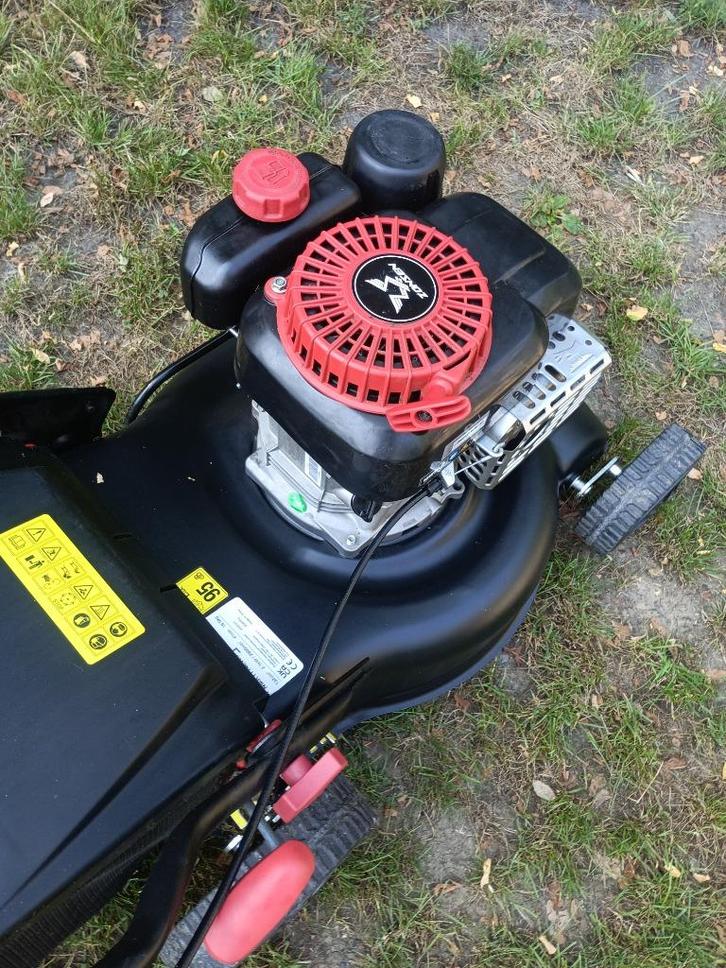 petite tondeuse a gazon NON autotractée moteur essence SP98, Jardin & Terrasse, Tondeuses à gazon, Comme neuf, Tondeuses à gazon à essence