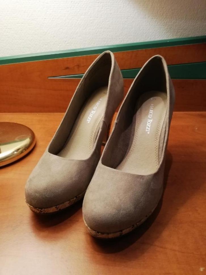 Nieuwe beige pumps van Marco Tozzi, maat 40., Kleding | Dames, Schoenen, Zo goed als nieuw, Pumps, Beige, Ophalen of Verzenden