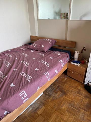 Bed en boxspring van massief hout 140 x 200 beschikbaar voor biedingen