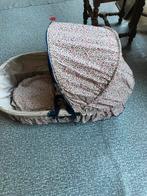 Ancien couffin en rotin, Enlèvement