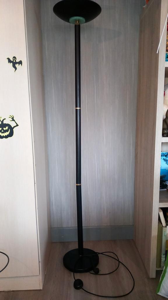 Zwarte vloerlamp, Huis en Inrichting, Lampen | Vloerlampen, Gebruikt, 150 tot 200 cm, Metaal, Ophalen