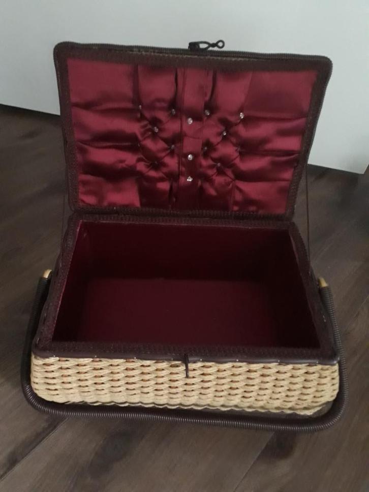 Naaimandje, Hobby en Vrije tijd, Naaien en Fournituren, Gebruikt, Overige typen, Ophalen