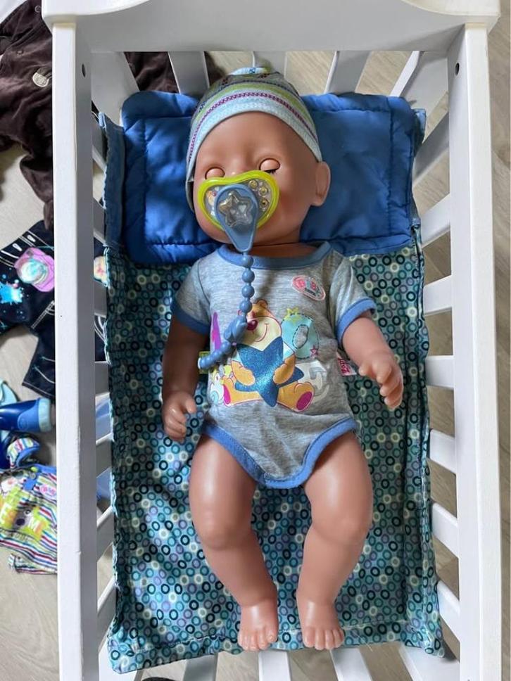 Te koop: Baby Born pop + toebehoren, Kinderen en Baby's, Speelgoed | Poppen, Zo goed als nieuw, Babypop, Ophalen