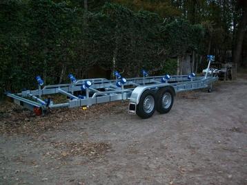 Nieuwe boottrailer 700 x 220 mtmg 2700 kg disponible aux enchères