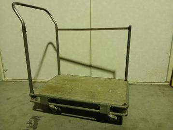 35€ METALEN TROLLEY MET GRIJZE WIELEN beschikbaar voor biedingen