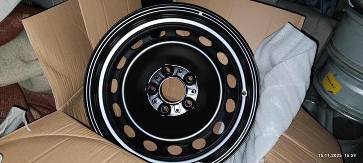 4 originele BMW 17 inch plaatmetalen velgen NIEUW!!!, Auto-onderdelen, Banden en Velgen, Velg(en), All Season, 17 inch, Nieuw