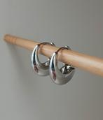 Zilver stainless steel oorbellen hoops, Nieuw!, Overige materialen, Hangers, Nieuw, Ophalen of Verzenden