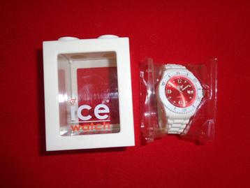 Montre blanche / rouge ICE-WATCH. beschikbaar voor biedingen