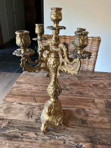 Bronzen kandelaar beschikbaar voor biedingen