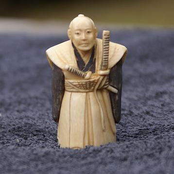 netsuke beschikbaar voor biedingen