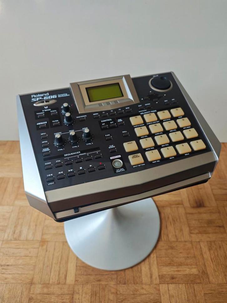 Roland SP 606 Sampler (Oldskool Vintage), Muziek en Instrumenten, Samplers, Zo goed als nieuw, Ophalen