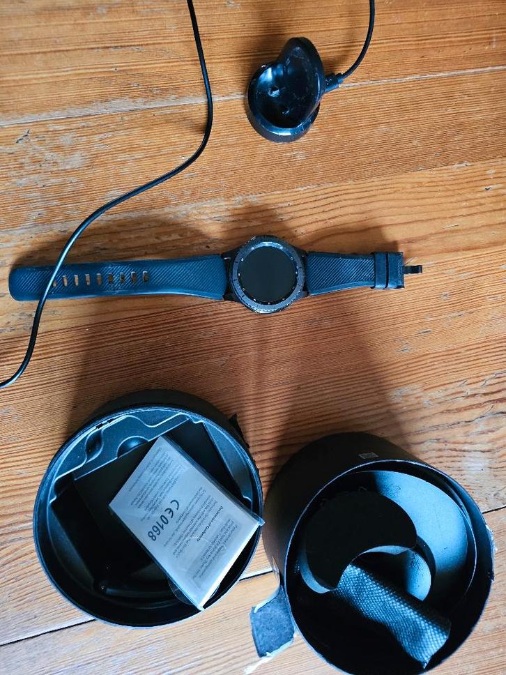 samsung gear, Handtassen en Accessoires, Smartwatches, Zo goed als nieuw, iOS, Zwart, Afstand, Calorieverbanding, Conditie, Hartslag