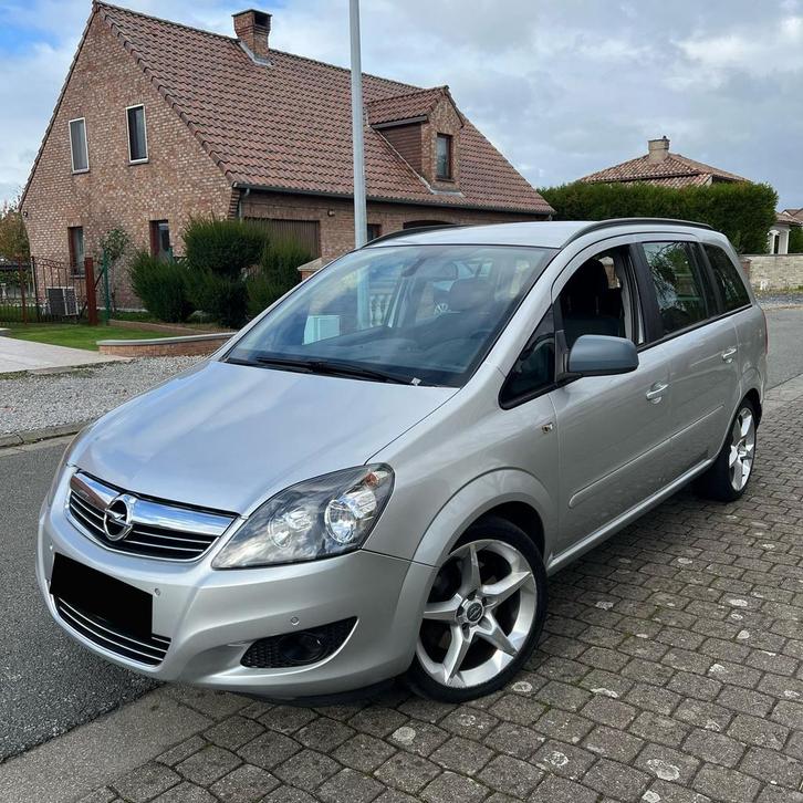 Opel Zafira 1.7cdti 7 places, Auto's, Opel, Particulier, Zafira, Airbags, Airconditioning, Alarm, Bluetooth, Boordcomputer, Centrale vergrendeling