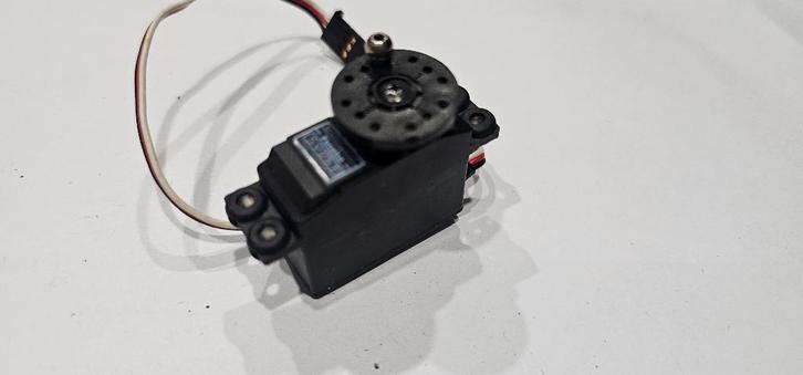 Futaba S9257 micro servo – difflock / schakeling crawler, Hobby en Vrije tijd, Modelbouw | Radiografisch | Auto's, Gebruikt, Onderdeel